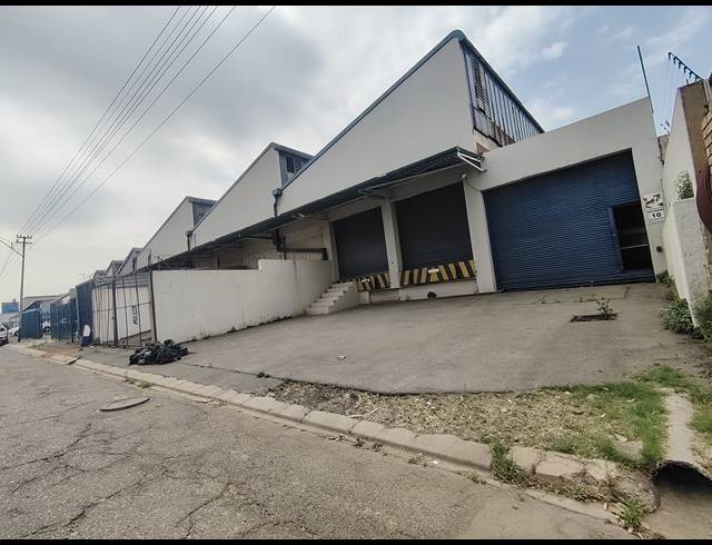 3,715M² WAREHOUSE TO LET IN HERIOTDALE